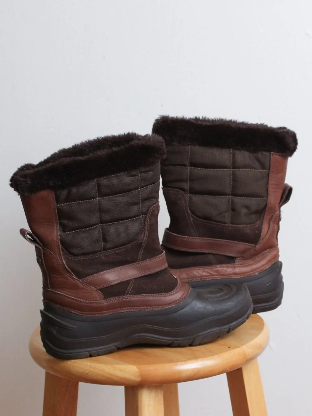 The North Face Chilkat III PrimaLoft Insulated Waterproof Winter Boots Womans 9
